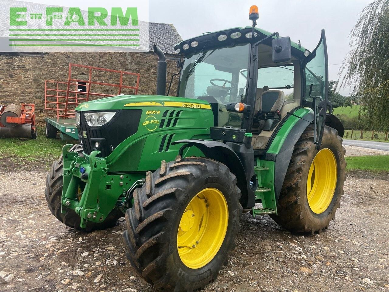 John Deere 6120r traktor på hjul