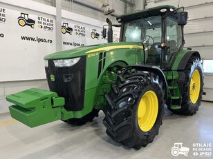 John Deere 8260R traktor på hjul