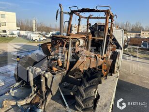 beskadigede Renault ARES 616 RZ traktor på hjul