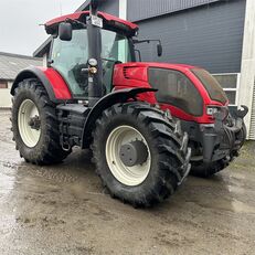 Valtra S353 traktor på hjul